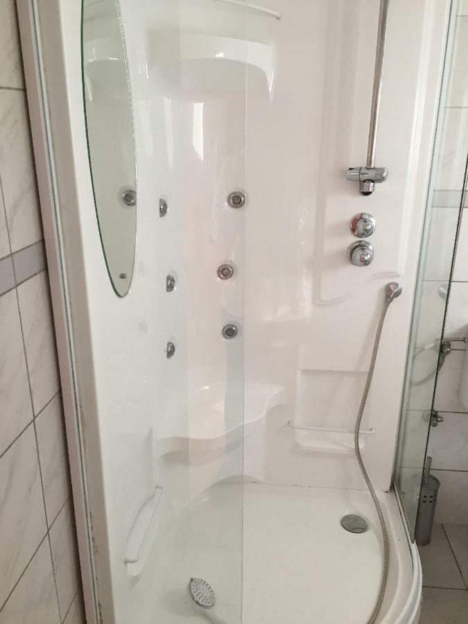 Apartment Fuer Monteure Nr 1 كاسيل المظهر الخارجي الصورة